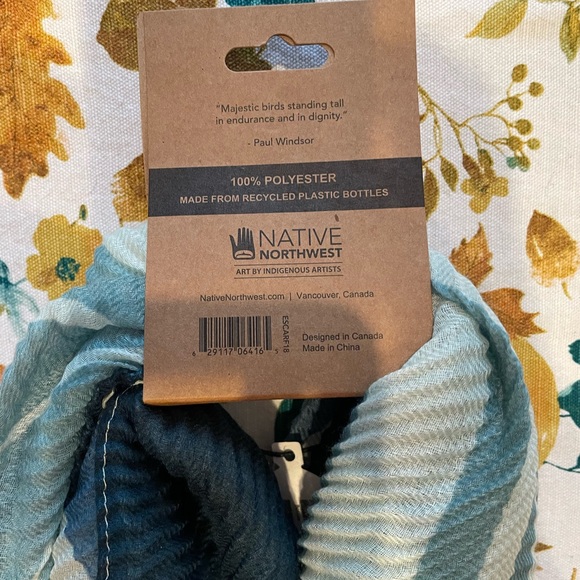 Northwest Blue Heron Eco Scarf - Picture 6 of 7